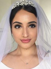 Wanita Ini Tiru Gaya Makeup Meghan Markle Saat Nikah Wanita Ini Tiru Gaya Makeup Meghan Markle Saat Nikah